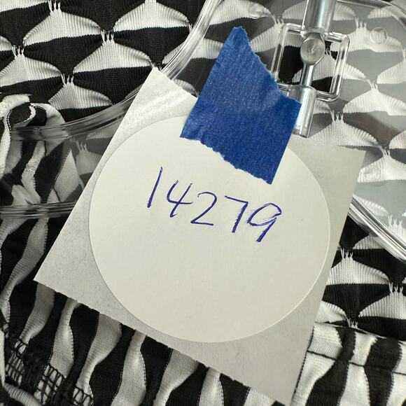 Chicos Travelers Women Jacket Size 1 US M Textured Zip Front Graphic Black White - Picture 8 of 8